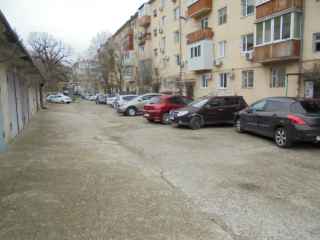 Горная улица, 1