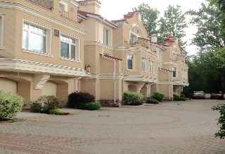 Софийская улица, 11