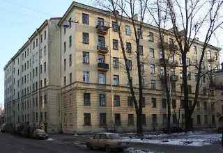 Курляндская улица, 32