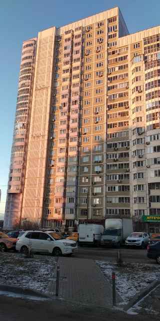Молодёжная улица, 64