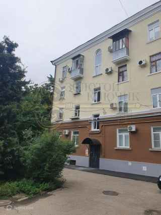 Красная улица, 147