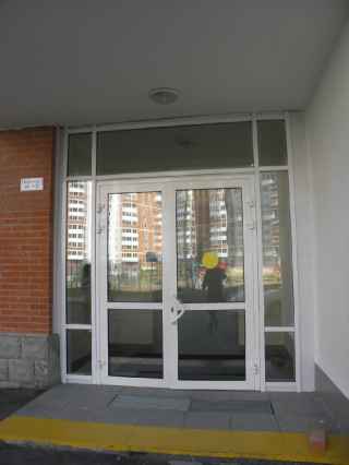 Светлая улица, 1