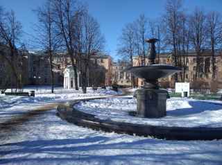 Центральная улица, 8