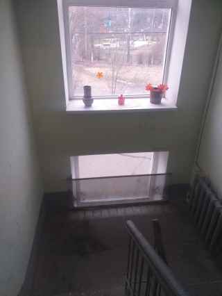 Школьная улица, 2